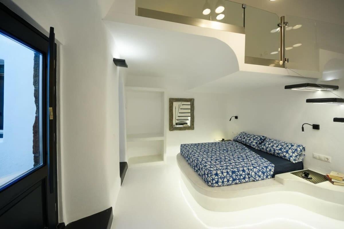 דירות סנטוריני Santorini Traditional Apt With Private Hot Tub מראה חיצוני תמונה