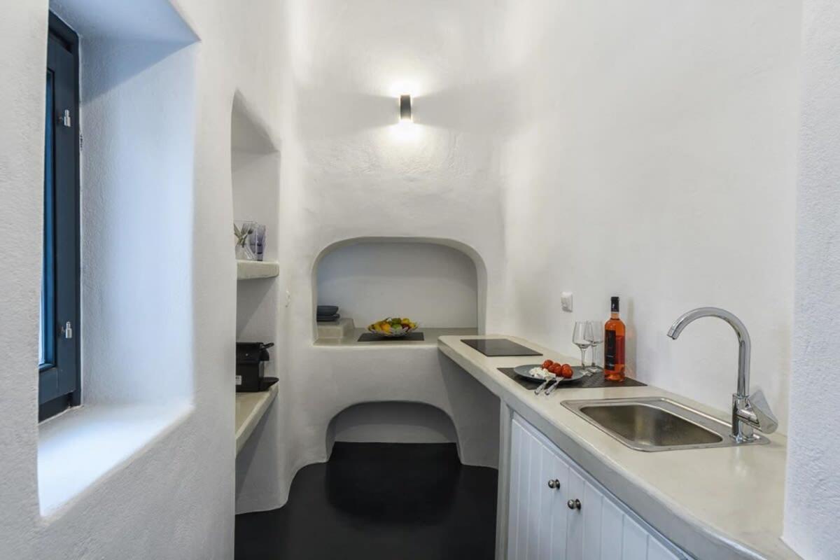 דירות סנטוריני Santorini Traditional Apt With Private Hot Tub מראה חיצוני תמונה