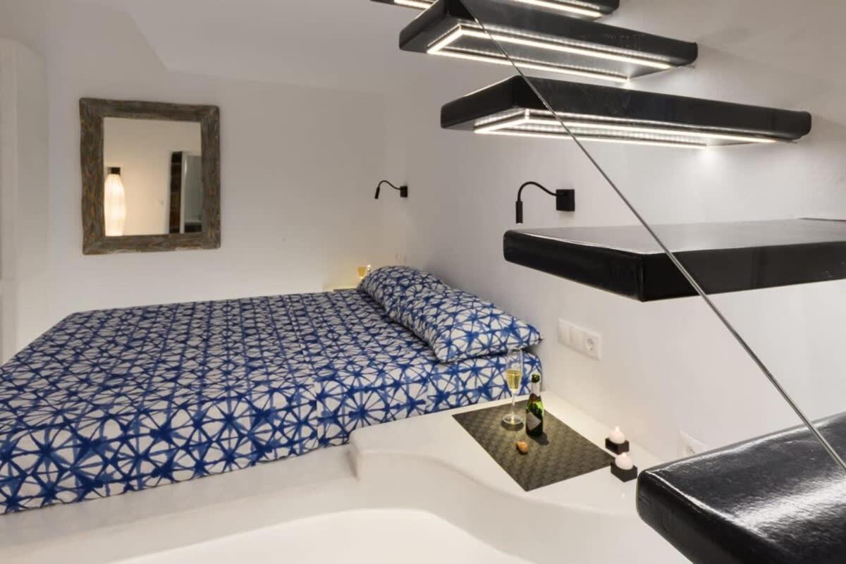 דירות סנטוריני Santorini Traditional Apt With Private Hot Tub מראה חיצוני תמונה